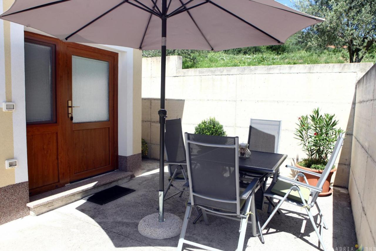 Classy Apartment With Garden View Laura Порторож Экстерьер фото